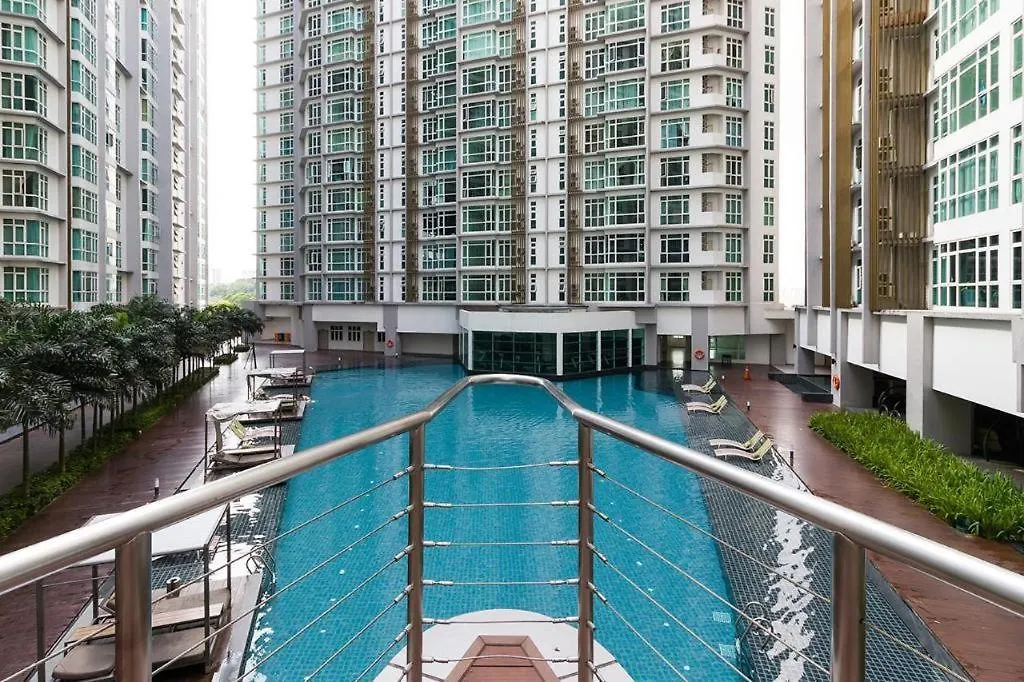 Lamandaz Homestay At Central Residence Sg Besi Near Mrt And Tbs With 2 Bedrooms Kuala Lumpur 0*,  Malaysia